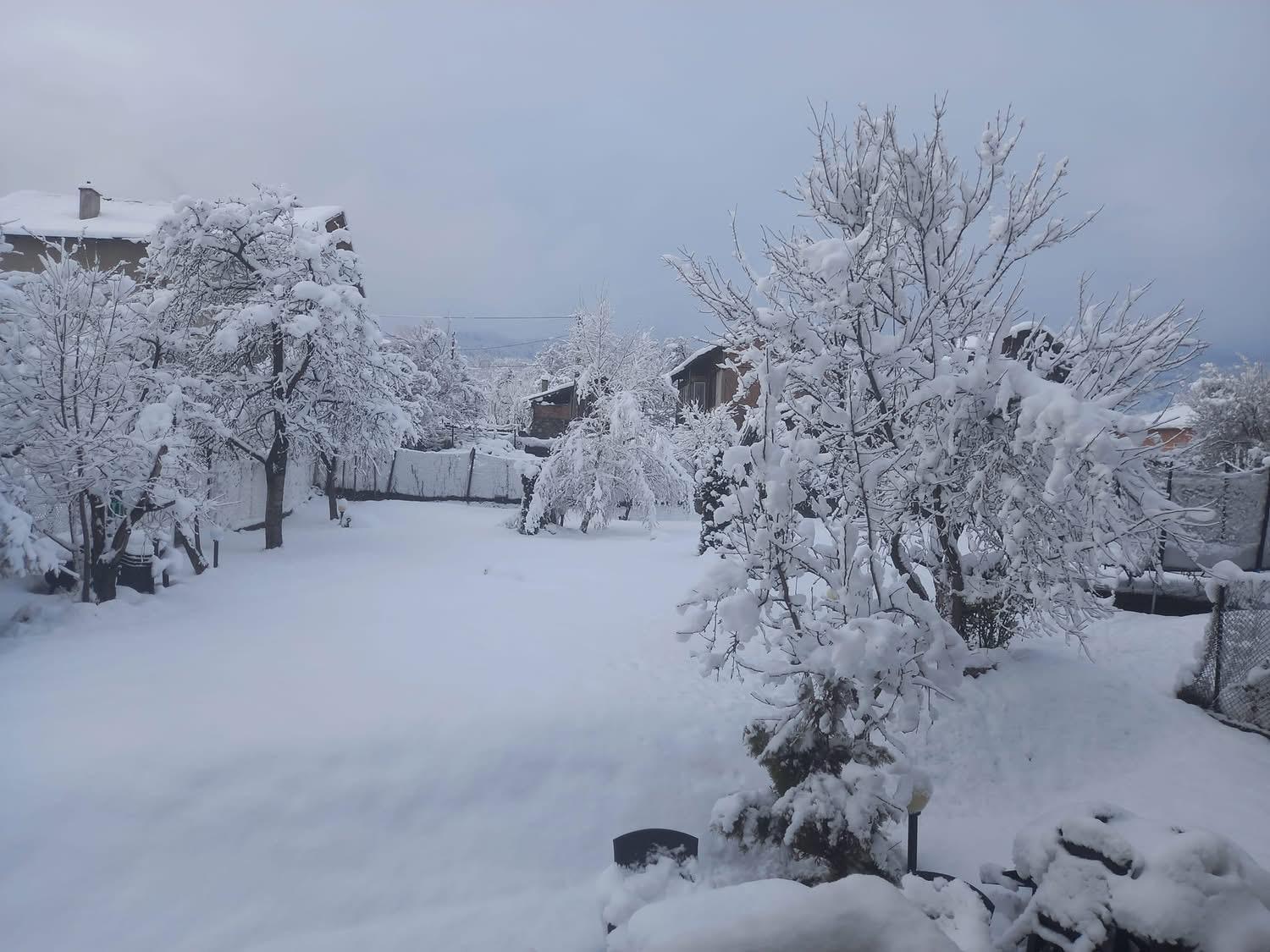 Guest House Raffe Dobrinishte Bagian luar foto